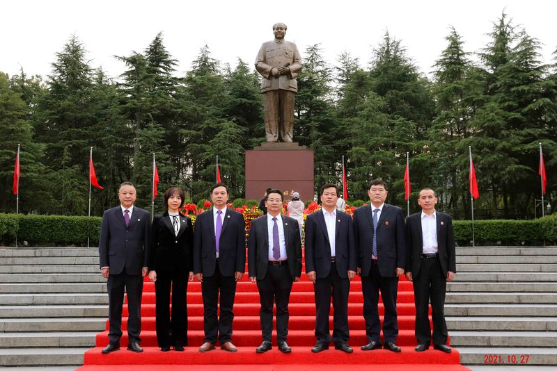 在闭幕大会前举行的选举大会上,李长新当选为政协韶山市第九届委员会