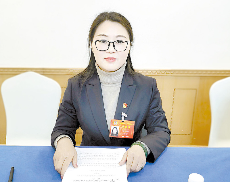 童巧珍.jpg