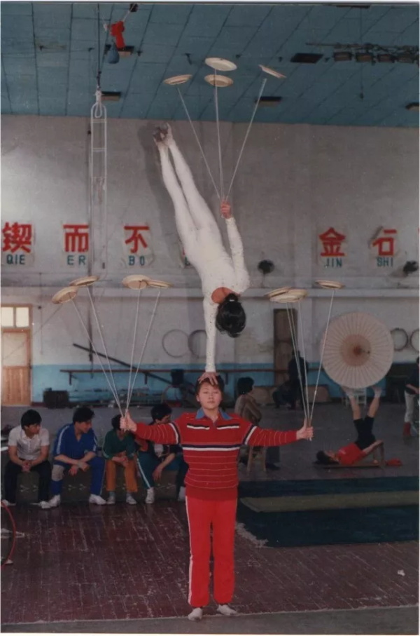 湖南杂技掌门赵双午:从逃学开始的艺术人生 | 委