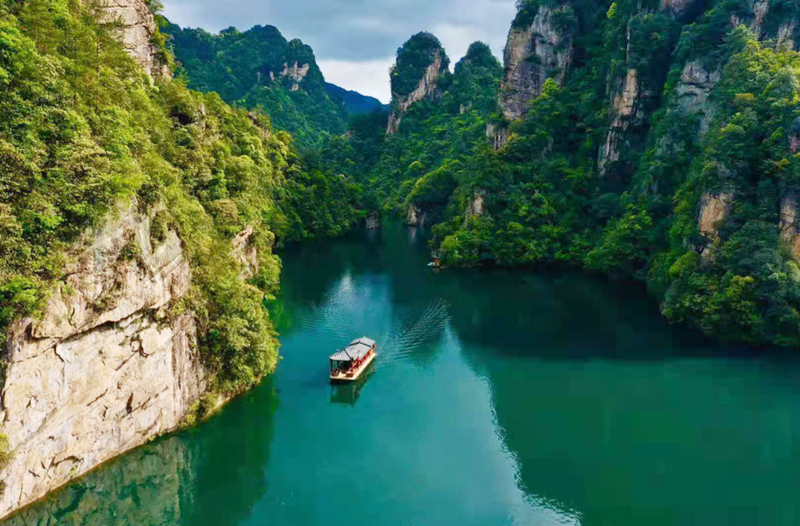 大美张家界四季宝峰湖