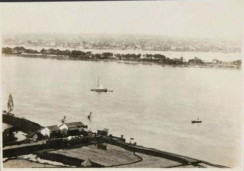 湘江老照片 提案者:卢春奎,顾奠国