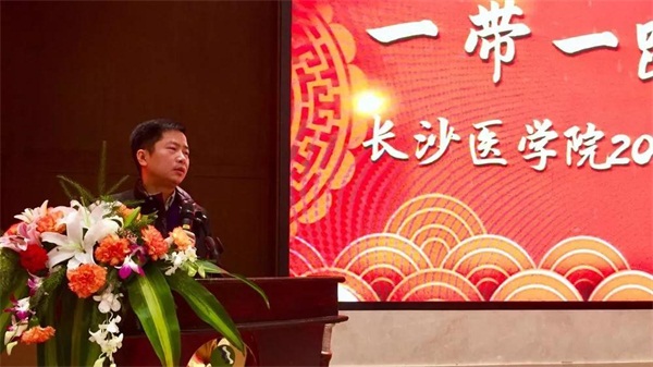 让中国出现一流民办医学院,70后副校长何建军:我们不会停下来