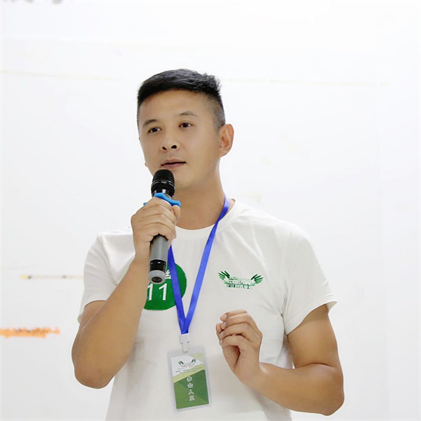 85后"最美扶贫人" 吴攀 : 山鸡"跑"出致富路