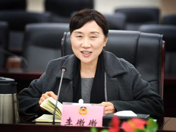 李微微寄语青年政协人志存高远脚踏实地勇做新时代弄潮儿